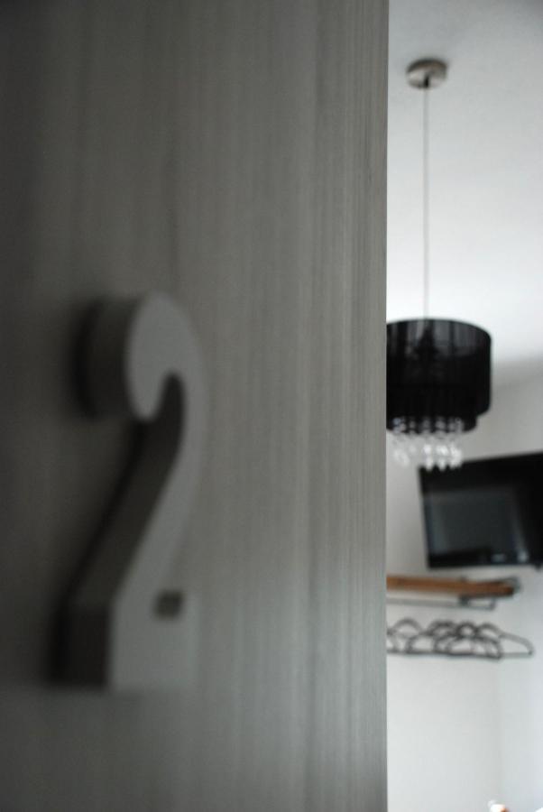 Homelyfeeling Кастелнуово дел Гарда Екстериор снимка