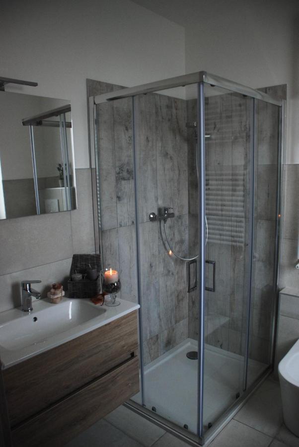 Homelyfeeling Кастелнуово дел Гарда Екстериор снимка